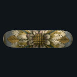 Dekorative Demaskrosette auf grauem Hintergrund Skateboard<br><div class="desc">Jennifer Goldberger produzierte diesen dekorativen Damast mit einem schönen Rosette auf grauem Hintergrund. Ein Damast ist ein gewebtes Muster, das aus Seide, Wolle, Leinen oder anderen Stoffen hergestellt werden kann, die während des byzantinischen Reiches erfunden wurden. Kaufen Sie diesen Druck, um Ihren Freunden Ihre Liebe der antiken Kultur zu zeigen!...</div>