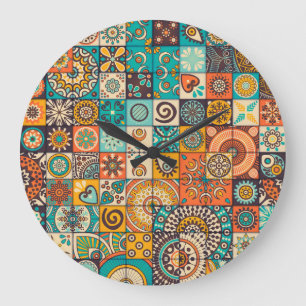 Dekorative Elemente: Vintage handgezeichnetes Must Große Wanduhr