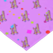 Dekorative Gradient Stilvoll Sweet 16 auf Pink Tischdecke (Schrägansicht)