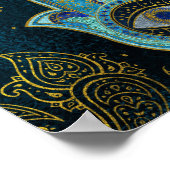 Dekorative Hamsa Hand mit Paisley-Hintergrund Poster (Ecke)