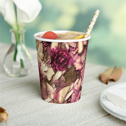 Dekorative Kollagenschmetterlinge und Rose Pappbecher (In Situ)