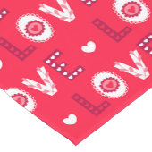 Dekorative rot-weiße Worte Kurzer Tischläufer (Ecke)