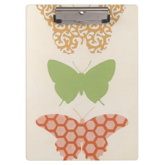 Dekorative Schmetterlingsmuster auf Cremehintergru Klemmbrett (Vorderseite)