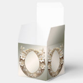 Dekorative weiße Blumen-Geschenkbox Geschenkschachtel (Geöffnet)
