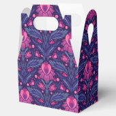 Dekoratives Muster mit Herzen Geschenkschachtel (Geöffnet)