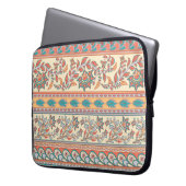 Dekoratives, nahtloses Grenzmuster mit Blume Laptopschutzhülle (Vorderseite Links)