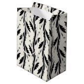 Dekoratives Schwarzes Weinmuster Mittlere Geschenktüte (Rückseite Schrägansicht)