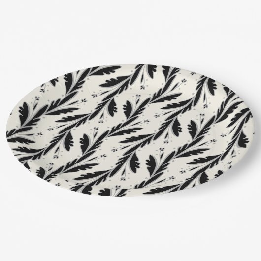 Dekoratives Schwarzes Weinmuster Pappteller (Schrägansicht)