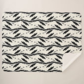 Dekoratives Schwarzes Weinmuster Sherpadecke (Vorderseite (Horizontal))