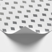 Dekoratives Silbergrau-weißes Diamantmuster Geschenkpapier (Ecke)