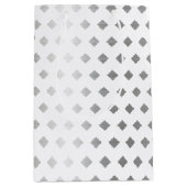 Dekoratives Silbergrau-weißes Diamantmuster Mittlere Geschenktüte (Vorderseite)