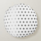 Dekoratives Silbergrau-weißes Diamantmuster Rundes Kissen (Rückseite)