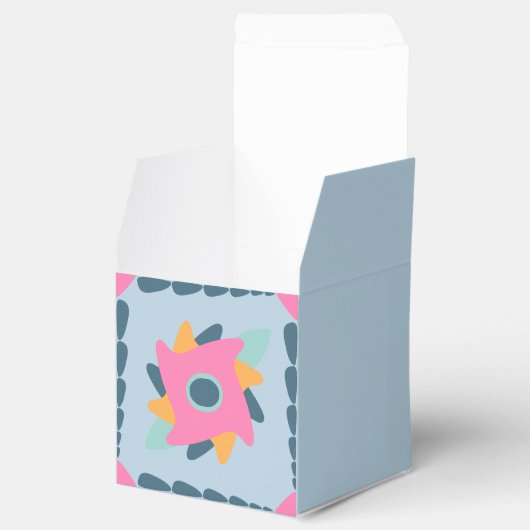 Dekorfarbene Fliese Geschenkschachtel (Geöffnet)