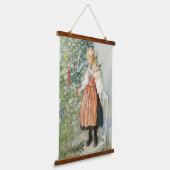 Dekorieren des Weihnachtsbaumes - Carl Larsson Wandteppich Mit Holzrahmen (Gewinkelt)