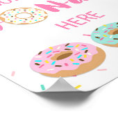 Dekorieren Sie ein Donut Here Sign - Pink Donut Sp Poster (Ecke)