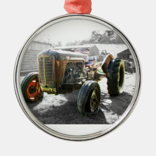 Dekoriert mit alter, antiker Traktor-Landwirtschaf Silbernes Ornament