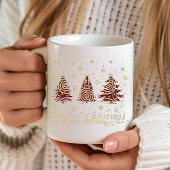 Dekorierte moderne Weihnachtskiefern Kaffeetasse