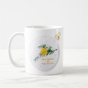 Dekorierte Weihnachtszweig in Bauble Kaffeetasse