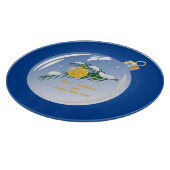 Dekorierte Weihnachtszweig in Bauble Schneidebrett (Ecke)