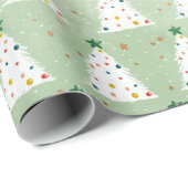 Dekorierte weiße Weihnachtsbaumen Grüner Stern & O Geschenkpapier (Rolleneckpunkt)