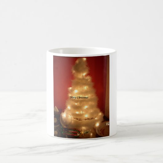 Dekorierte weiße Weihnachtsbaumsammlung Kaffeetasse (Mittel)