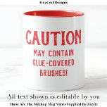 Dekoseiten-Pinsel Zitat Custom RW04 Funny Craft Tasse<br><div class="desc">Das ist keine gewöhnliche Tasse - es ist ein decoupage Crafter! Mit der spielerischen Warnung "Vorsicht kann leimbedeckte Pinsel enthalten!", ist diese minimalistische Tasse die ideale Zuhause für Ihre Schere, Bürsten, Pinzetten, Knochenmesser und andere Handwerkzeuge. Entworfen mit decoupage Enthusiasten im Hinterkopf, behalte es Ihren Arbeitsbereich aufgeräumt und fügt eine Touch...</div>
