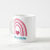 Delektable Viva Magenta Boho Rainbow Kaffeetasse (Vorderseite Links)