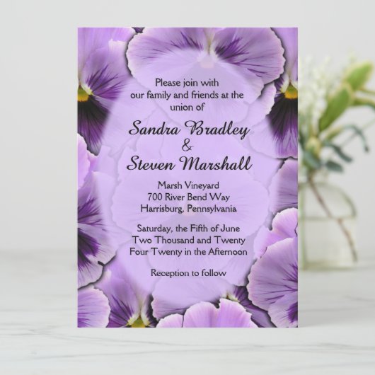 deletPurple Pansy Wedding Einladung (Stehend Vorderseite)