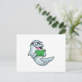 Delfin als Streber mit Brille und Buch Postkarte (Stehend Vorderseite)