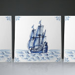 Delft Blue Dutch Style Frigate Schooner Segelboot Fliese<br><div class="desc">Diese schöne handbemalte Keramik Kachel aus dem Jahr 1762 ist ein Set aus 17 verschiedenen Schiffskacheln und präsentiert einen klassischen Schoner im traditionellen niederländischen Delft Blue Stil. Delft Keramik Kacheln haben eine lange und reiche Geschichte verabredet bis ins 16. Jahrhundert, als sie zum ersten Mal in der niederländischen Stadt Delft...</div>