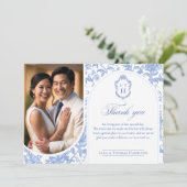 Delft Blue Floral Chinoiserie Monogram Wedding Dankeskarte (Stehend Vorderseite)