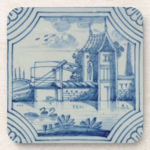 Delft-Fliese, die einen Drawbridge über einem Untersetzer