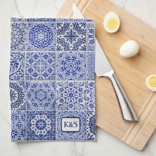 Delft Pottery Look Blue Tiles mit ihren Initialen Geschirrtuch (Viertel Falte)