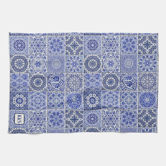 Delft Pottery Look Blue Tiles mit ihren Initialen Geschirrtuch (Horizontal)