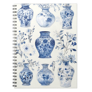 Delftware-Vasen, gekennzeichnet durch ihre klassis Notizblock