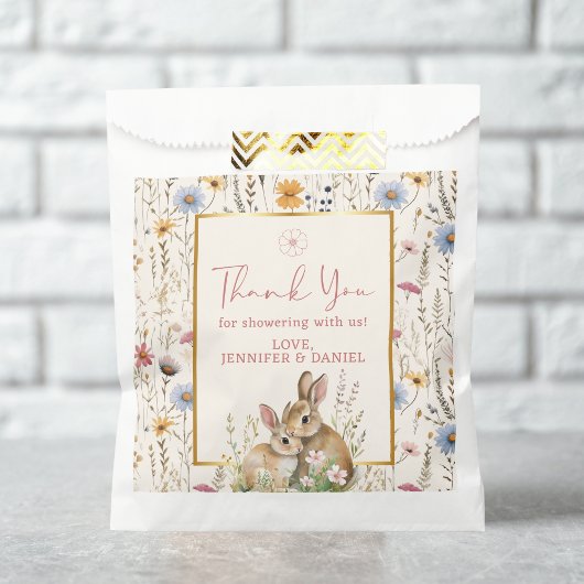 Delicate Beige Bunny Meadow Baby Dusche Geschenktütchen