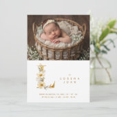 Delicate Floral E Initial Gold Glitter Newborn Ankündigung (Stehend Vorderseite)