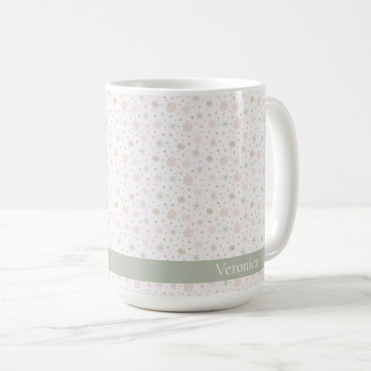 Delicate Gray Snowflake Muster Weihnachtsname Kaffeetasse (VorderseiteRechts)