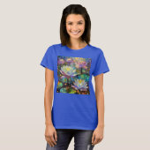 Delicate Lotus Flowers Blossoming in the Snow T-Shirt (Vorne ganz)
