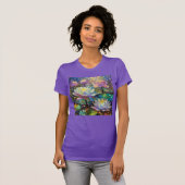 Delicate Lotus Flowers Blossoming in the Snow T-Shirt (Vorne ganz)