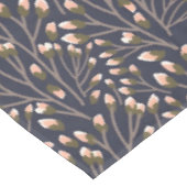 Delicate Pink Buds on Brown Branches Tischdecke (Schrägansicht)