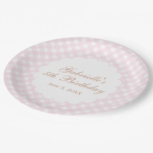Delicate Pink Plaid Gingham Pappteller (Schrägansicht)