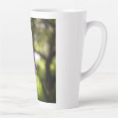 Delicate Vintage Flowers – Elegant Fantasy Garden Milchtasse (Rechts)