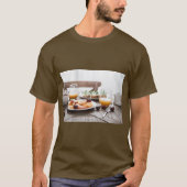 Delicious Breakfast Vibes Tee (Vorderseite)