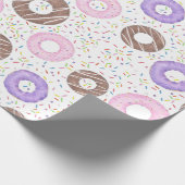 Delicious Donuts on White Wrapping Paper Geschenkpapier (Ecke)