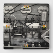 Delicious Engineering Quadratische Wanduhr (Vorderseite)