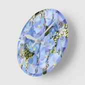 Delikatblauer Lacecap Hydrangea Runduhr Runde Wanduhr (Winkel)