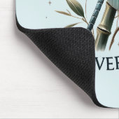 Delikate Ausdauer - Künstlerische Libelle Mousepad (Ecke)