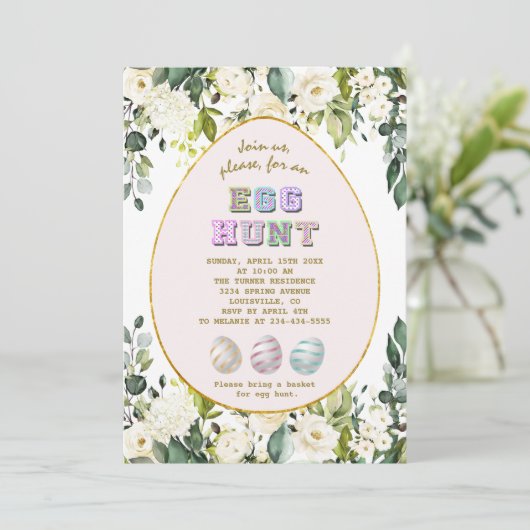 Delikate Blume Weißer Creme Gold Eierjagd Ostern Einladung (Stehend Vorderseite)