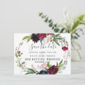 Delikate Burgundy Blue Floral Wreath Save the Date (Stehend Vorderseite)